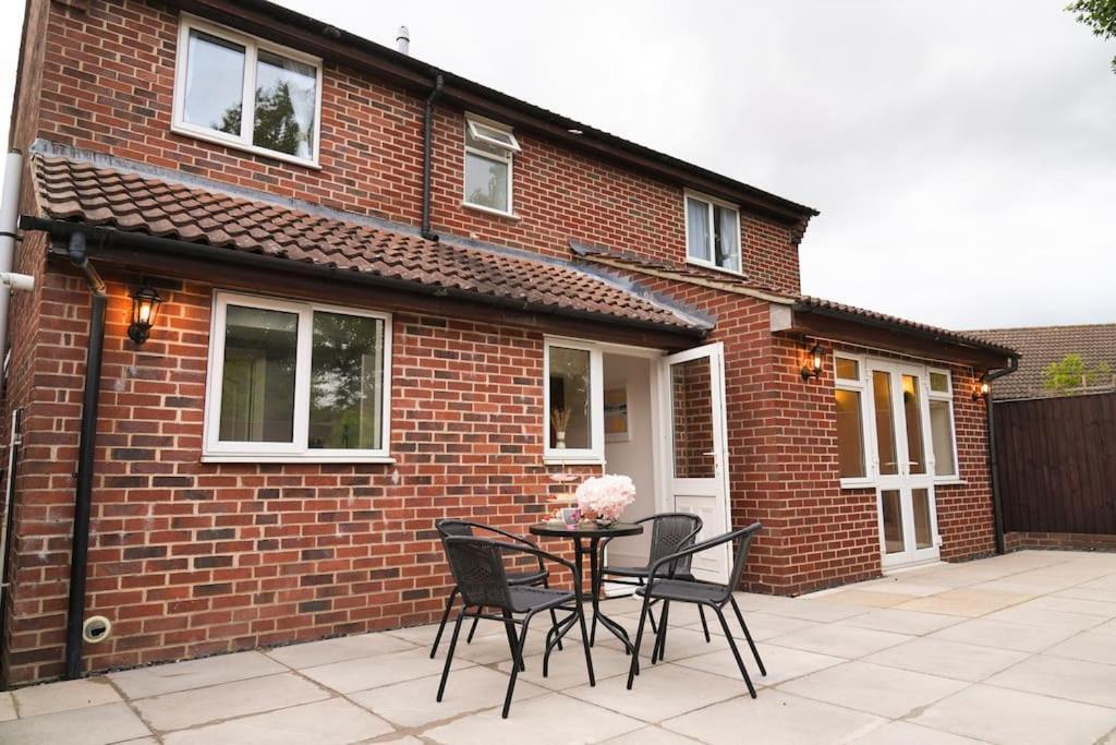 Tranquil Retreat In Bicester *